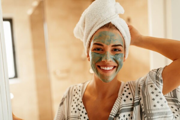 woman_green_beauty_mask2-600x400